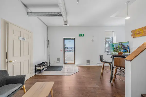 1235 Newmarket ST #6, Alta Vista And Area, ON K1B 5N6