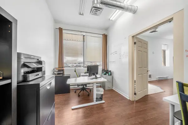 1235 Newmarket ST #6, Alta Vista And Area, ON K1B 5N6