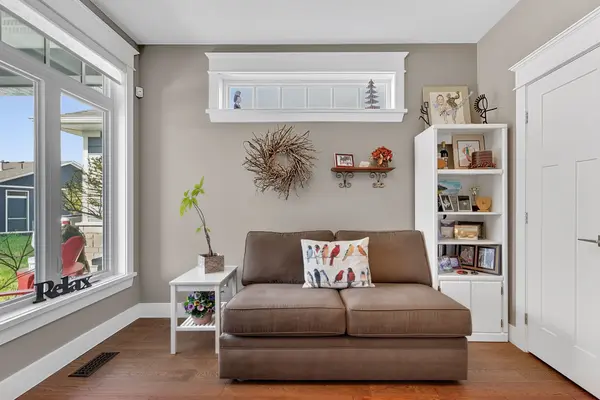 50 Sunrise LN #4, Lambton Shores, ON N0M 1T0