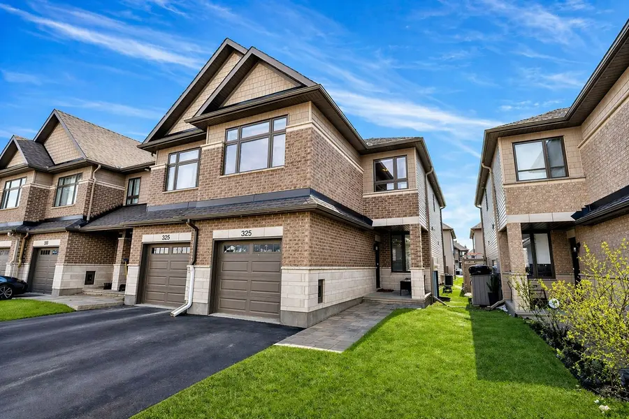 325 Proud WALK, Stittsville - Munster - Richmond, ON K2S 2L6