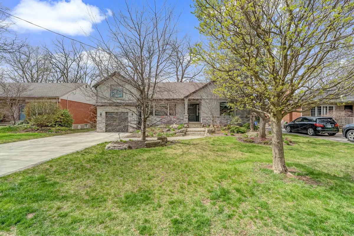 2123 Deyncourt DR, Burlington, ON L7R 1W2