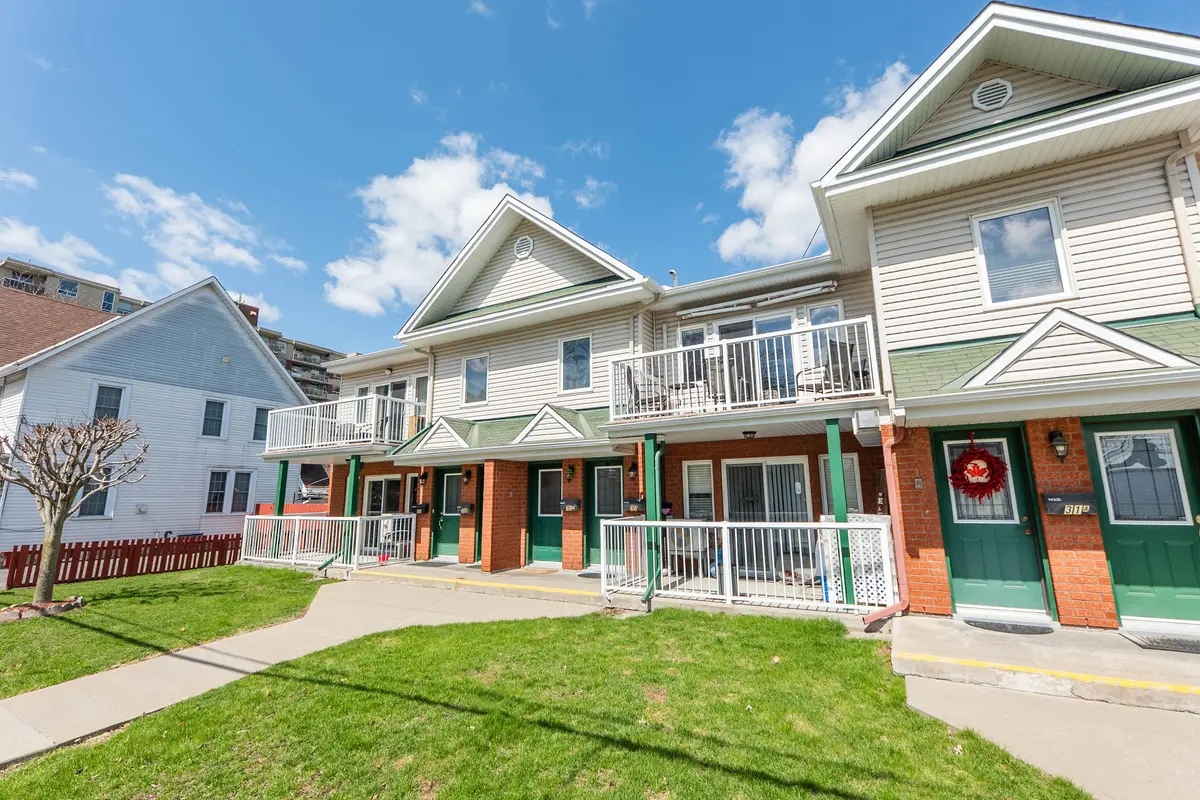 33 First ST W #5, Cornwall, ON K6J 1B8