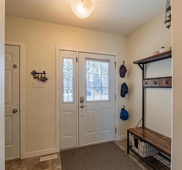 8 Prout DR, Portage La Prairie, MB R1N 3N4