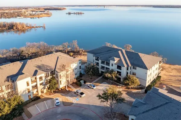 500 Waters Edge Drive #313, Lake Dallas, TX 75065