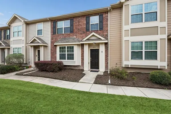 6816 Carrington Lane, Fort Worth, TX 76137