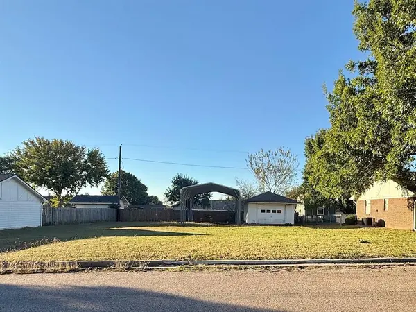300 Denton Court, Collinsville, TX 76233