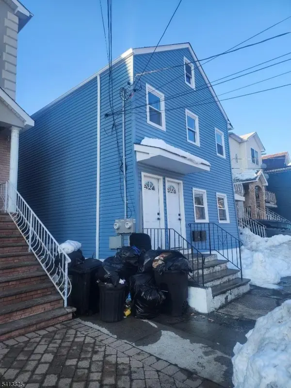 51 Geneva St, Elizabeth City, NJ 07206