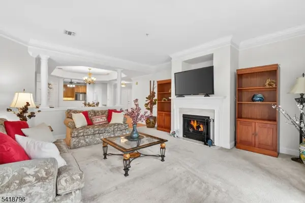 9210 Ravenscroft Rd, Clifton City, NJ 07013