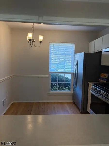 204 Red Crest La. #204, Branchburg Twp., NJ 08876