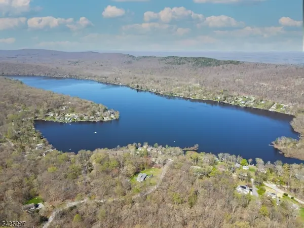 56 Plumer Rd, Frankford Twp., NJ 07826