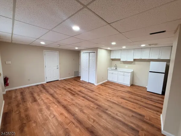 30 Greenwood Lake Tpke, Ringwood Boro, NJ 07456