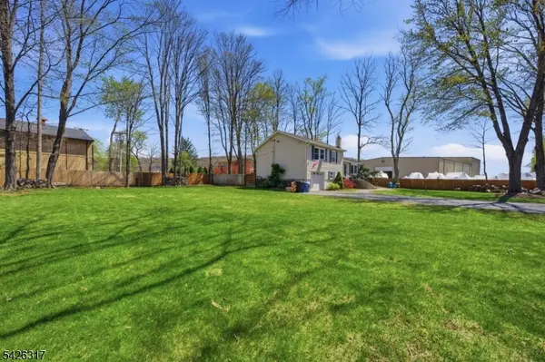 6 Woodport Ave, Jefferson Twp., NJ 07849