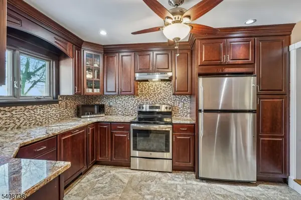 27 Espy Rd #A7, Caldwell Boro Twp., NJ 07006