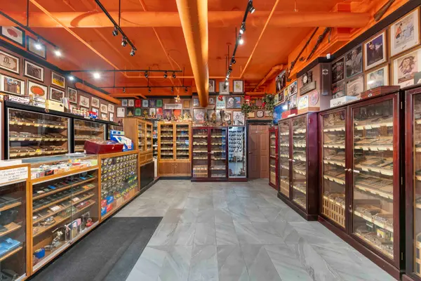 85 McCaul ST N, Toronto C01, ON M5T 2W7