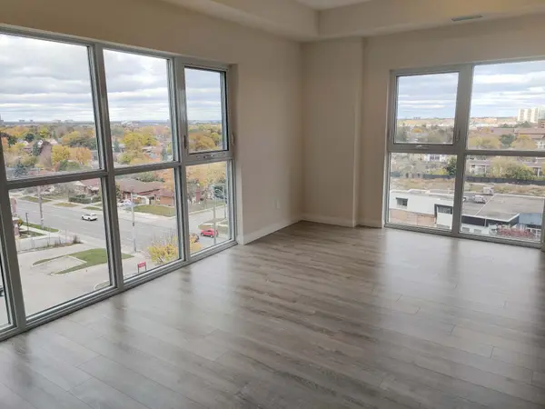 2152 Lawrence AVE E #902, Toronto E04, ON M1R 3A8