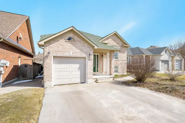 100 Brighton RD, Barrie, ON L4M 6S3