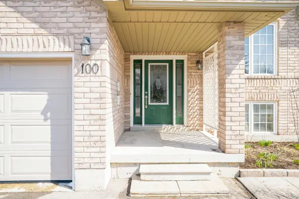 100 Brighton RD, Barrie, ON L4M 6S3