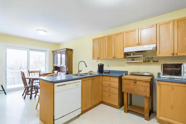 100 Brighton RD, Barrie, ON L4M 6S3