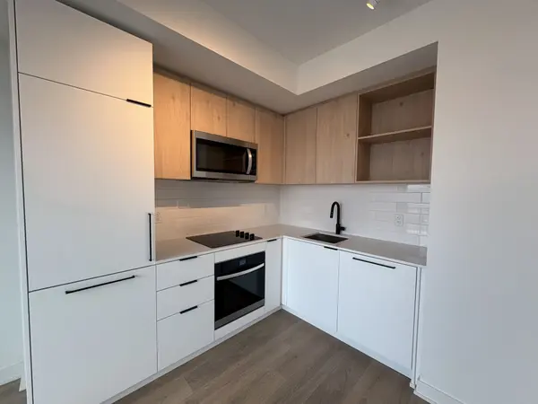 1185 Dupont ST #1305, Toronto W02, ON M6H 0G5