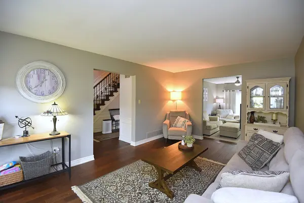 18 Charterhouse CRES, Hamilton, ON L9G 4E5