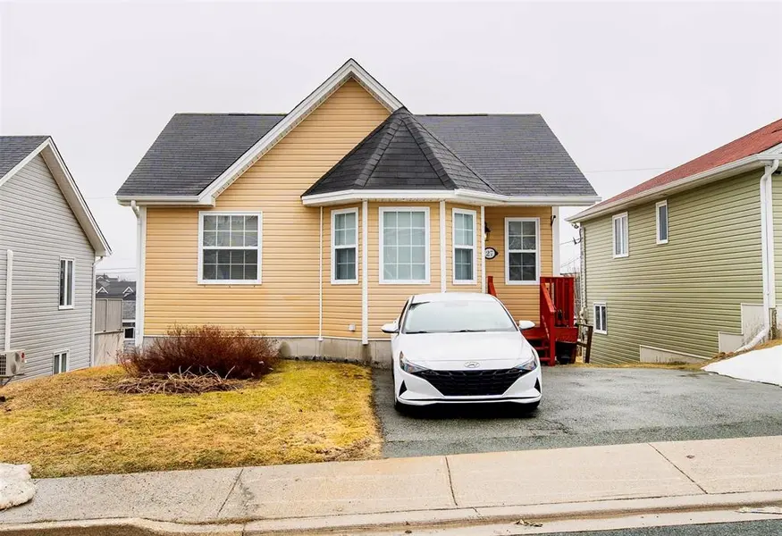 27 Coventry Way, St. John's, NL A1E6H3