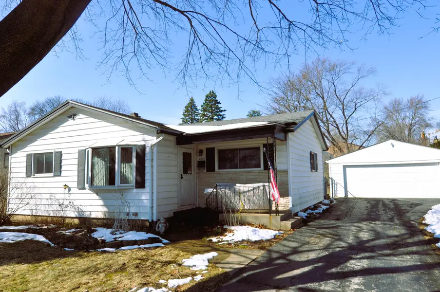 2807 ASHBROOK Drive, Rockford, IL 61109