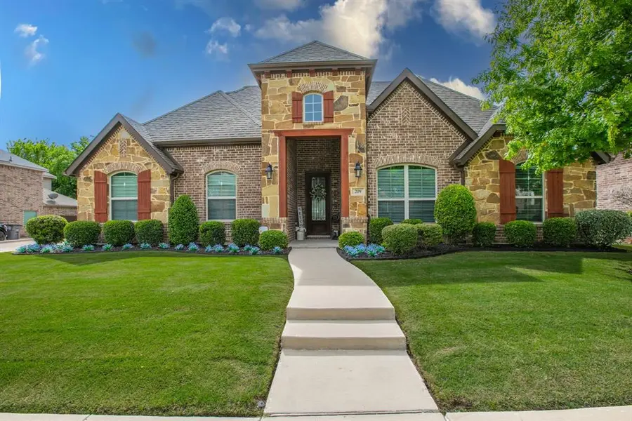 209 Wisteria Way, Red Oak, TX 75154