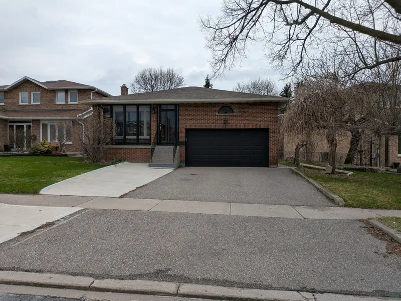 3 Panorama CRES, Brampton, ON L6S 3T7
