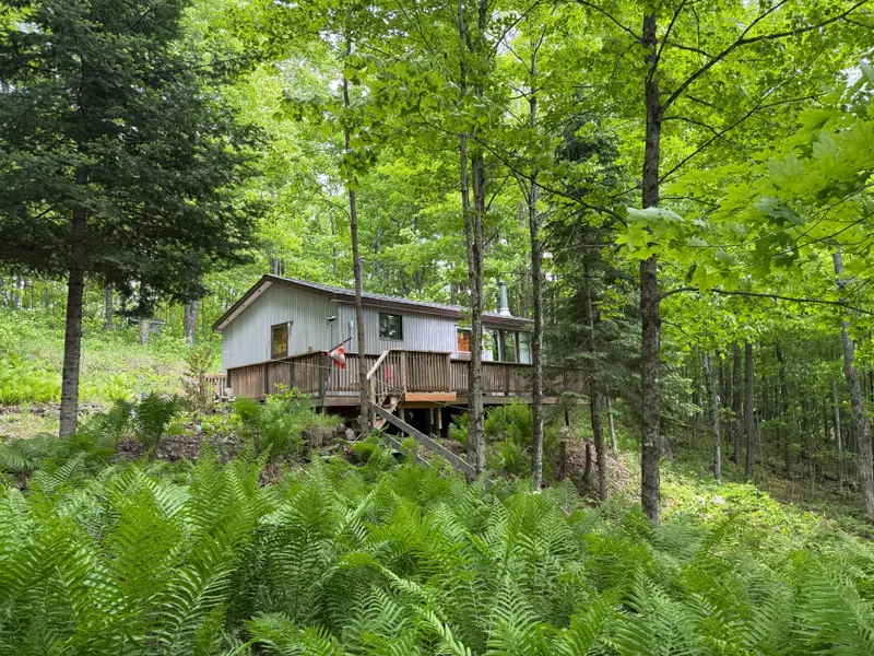 1025 Manitou RD, Dysart Et Al, ON K0M 1S0