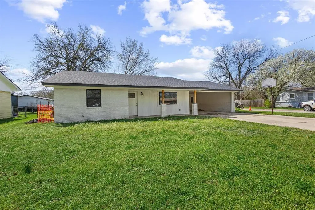 1704 Harris Street, Gainesville, TX 76240