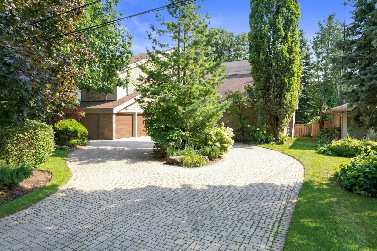 19 Vernham AVE, Toronto C12, ON M2L 2B1