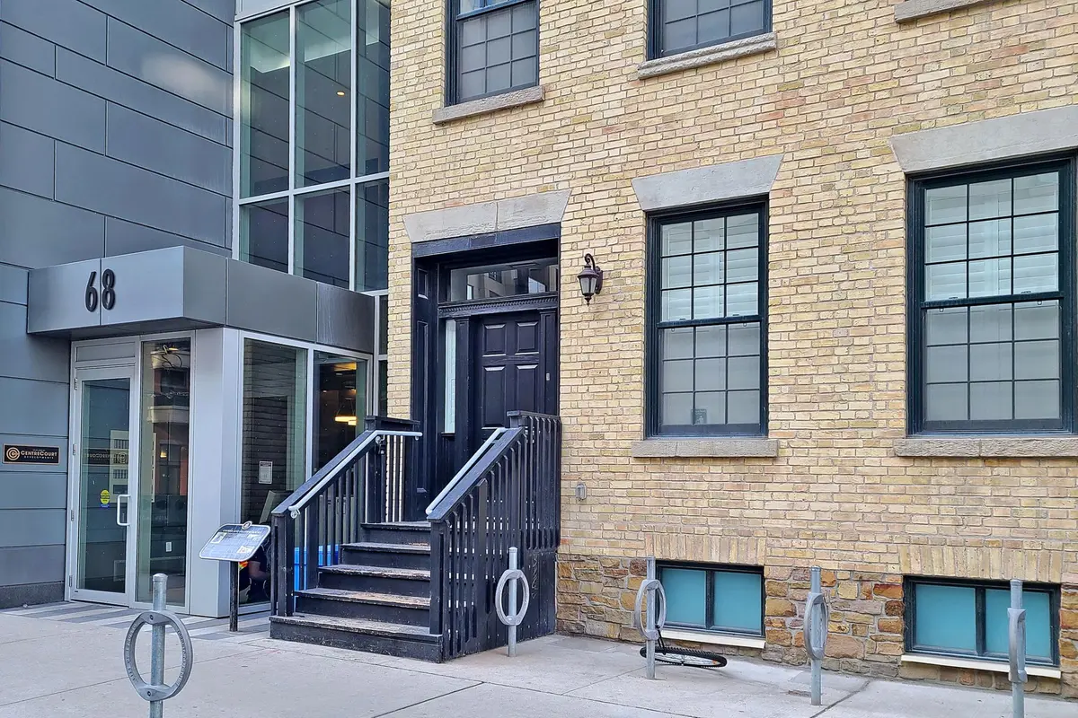 68 Shuter ST #Th01, Toronto C08, ON M5B 1B1