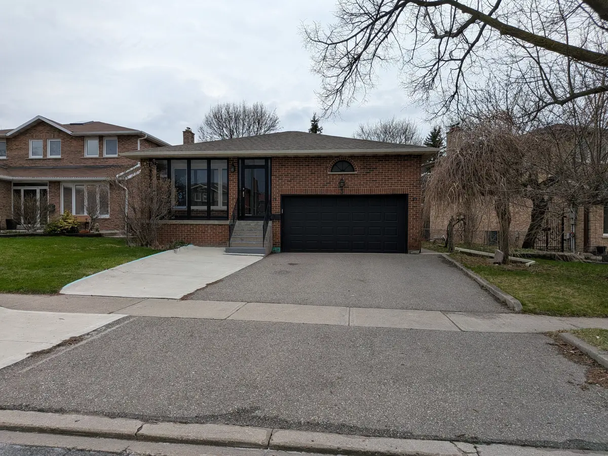 3 Panorama CRES, Brampton, ON L6S 3T7