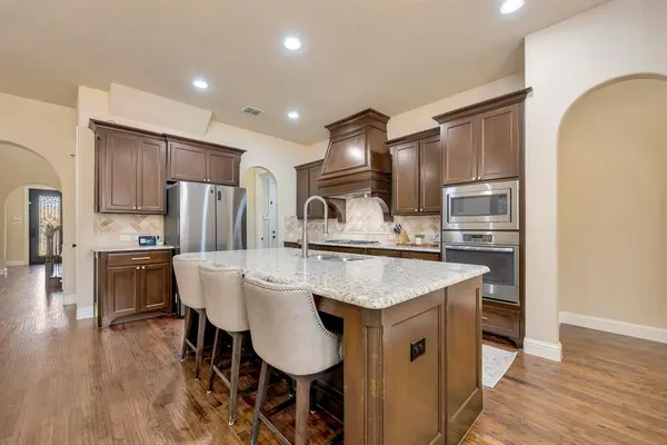 1009 Holston Hills Trail, Roanoke, TX 76262