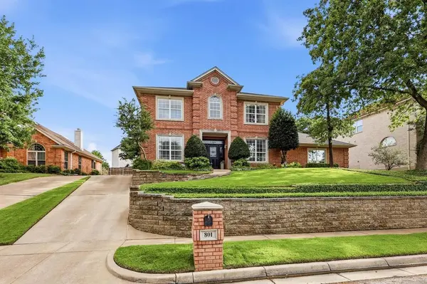 801 Bent Tree Drive, Euless, TX 76039