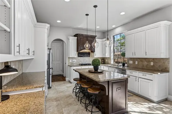 813 Moss Cliff Circle, Mckinney, TX 75071