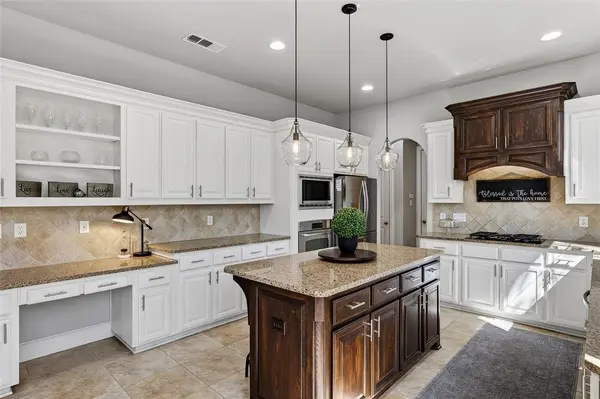 813 Moss Cliff Circle, Mckinney, TX 75071