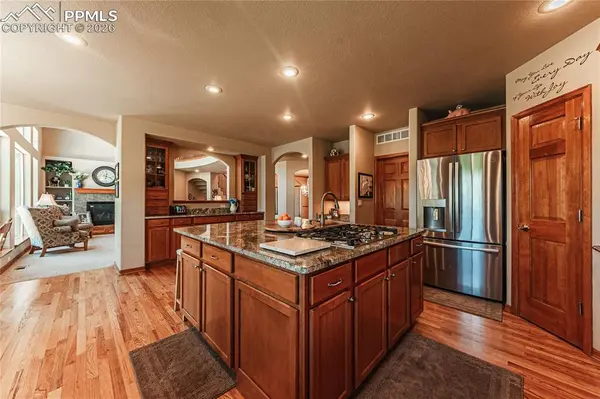 1630 Oakmont DR, Colorado Springs, CO 80921