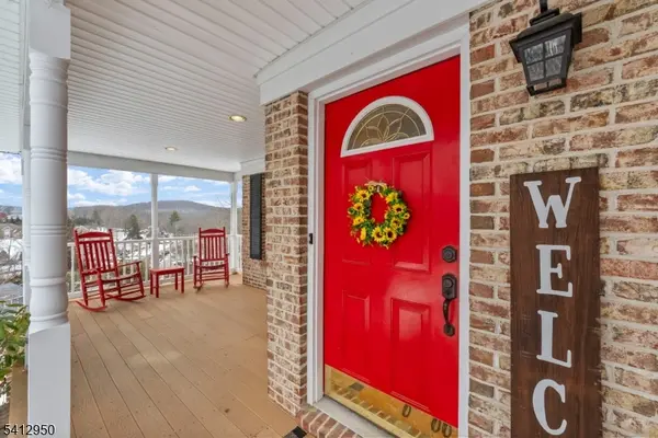 6 Flora Ave, Hopatcong Boro, NJ 07874