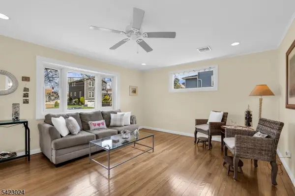 77 S Mountain Ave, Cedar Grove Twp., NJ 07009