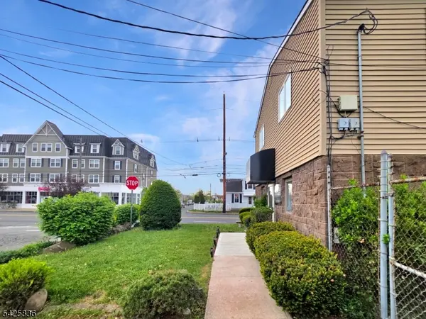 97 Frank St, Franklin Twp., NJ 08873