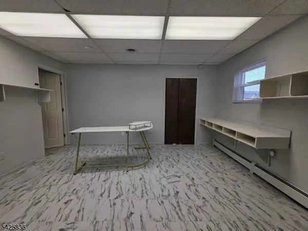 97 Frank St, Franklin Twp., NJ 08873