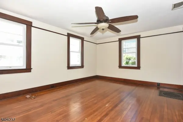 36 Hines Ave, Mahwah Twp., NJ 07430