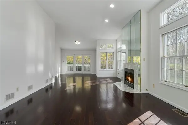 126 Worcester Dr, Wayne Twp., NJ 07470