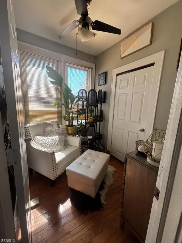 27 Wolf Pl, Irvington Twp., NJ 07111