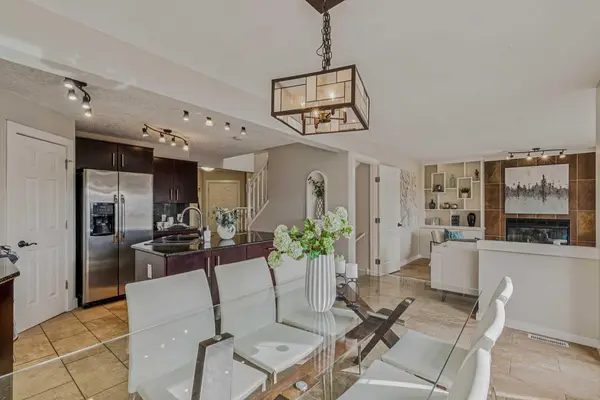 286 Mountain Park DR SE, Calgary, AB T2Z2L3