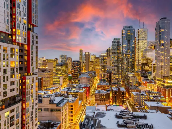 125 Peter ST #2308, Toronto C01, ON M5V 0M2