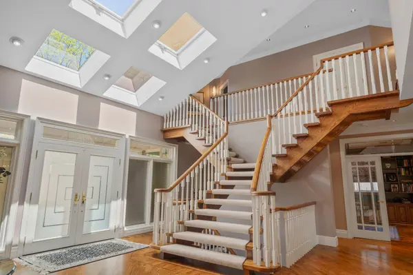 19 Vernham AVE, Toronto C12, ON M2L 2B1