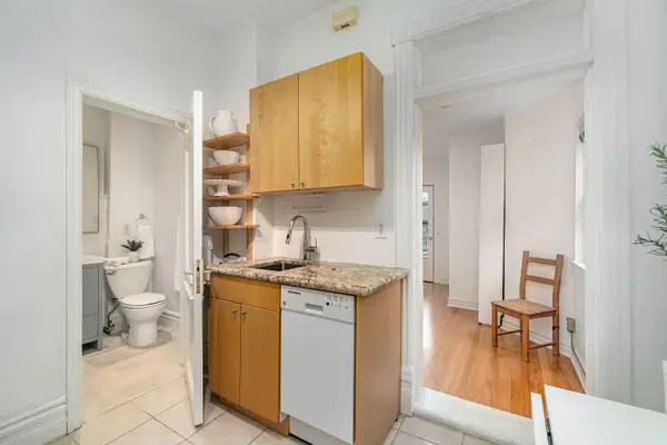 225 Major ST #3, Toronto C01, ON M5S 2L4