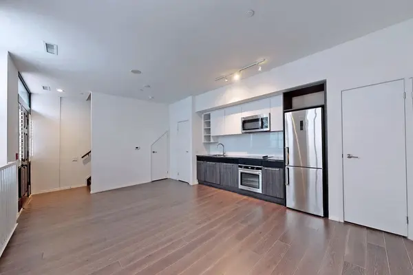 68 Shuter ST #Th01, Toronto C08, ON M5B 1B1